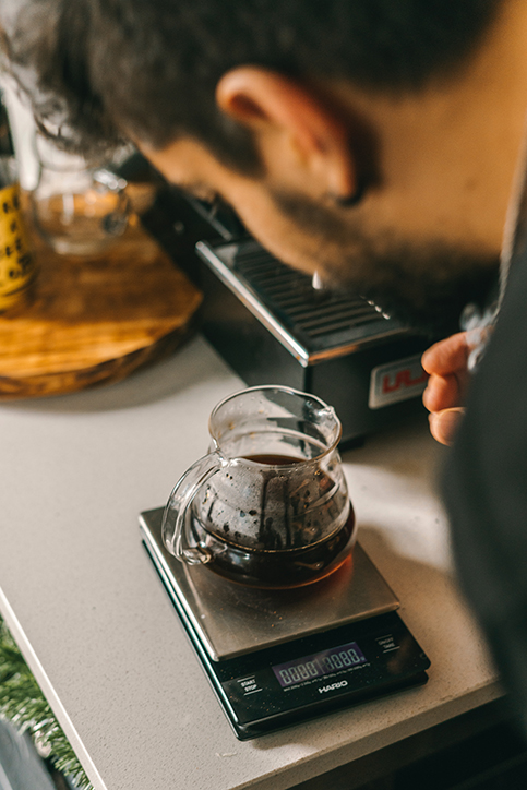 filter coffee on weighing scales